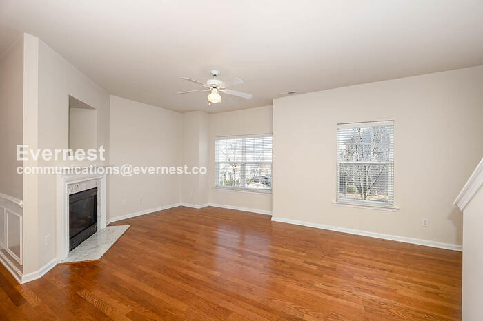 Building Photo - 322 Linden Park Ln