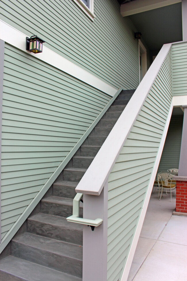 Building Photo - Acorn Flats 201