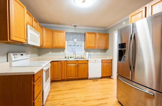 Building Photo - Charming 3BR/2BA Home for Rent in Clemson ...