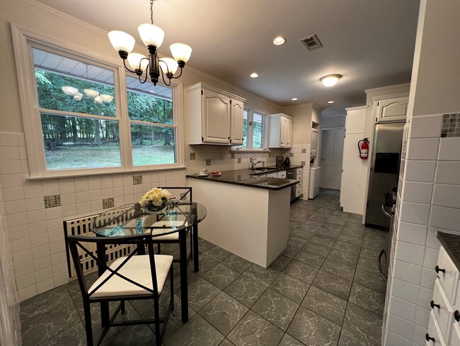 Building Photo - 56 Grandview Pl