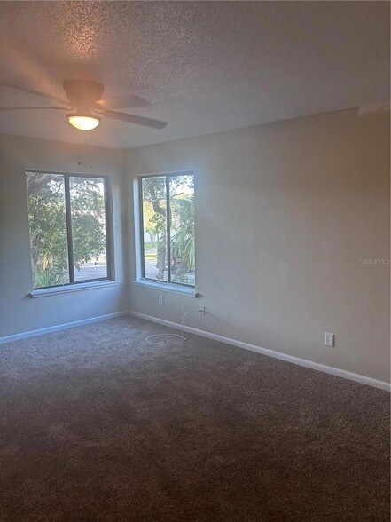 Building Photo - 1320 Mountain View Dr