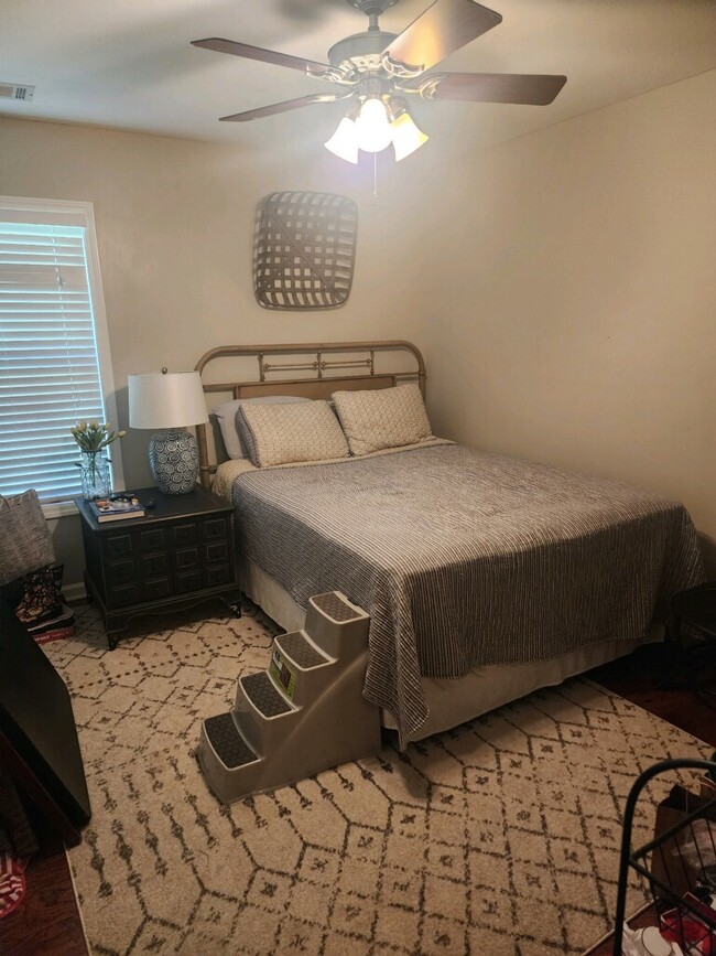 Building Photo - 1407 Princeton Dr