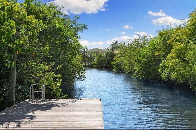 Building Photo - 2285 River Reach Dr