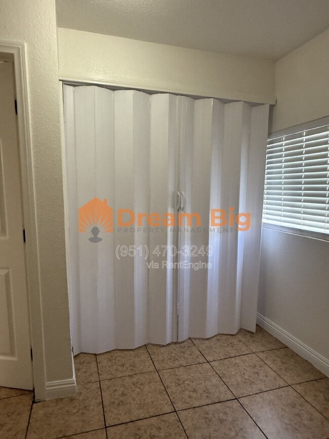 Building Photo - 14653 Washington Dr