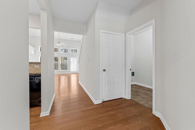 Building Photo - 3476 Harvest Ridge Ln NE