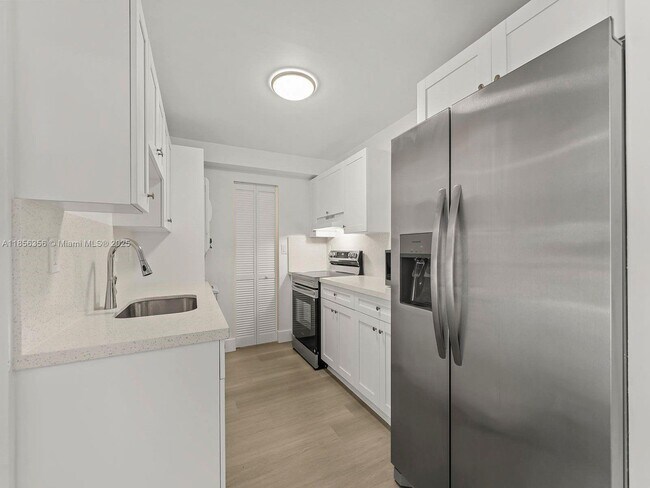Building Photo - 13870 SW 62nd St