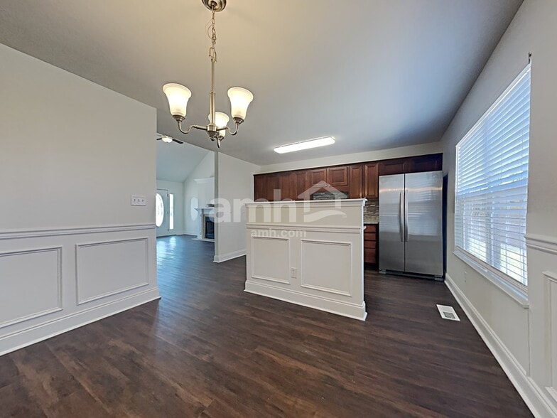 Building Photo - 5412 Singh Ln