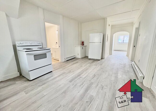 Building Photo - 94 Malletts Bay Ave