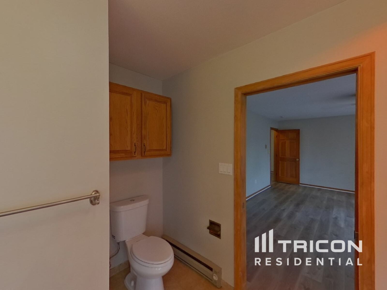 Building Photo - 820 Woodmoor Dr