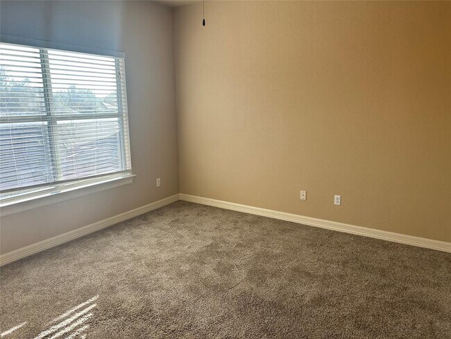 Building Photo - 30605 Chi Chi Dr