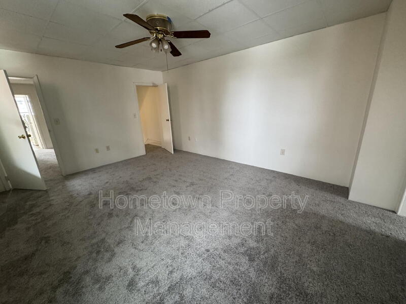 Building Photo - 1109 E Philadelphia St