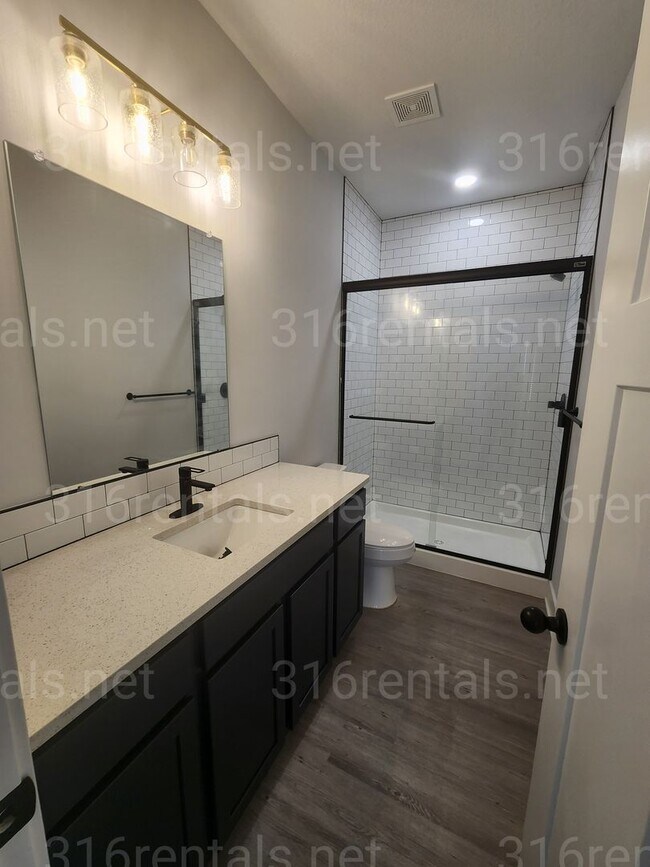 Building Photo - 8729-8731 E Summerside Pl