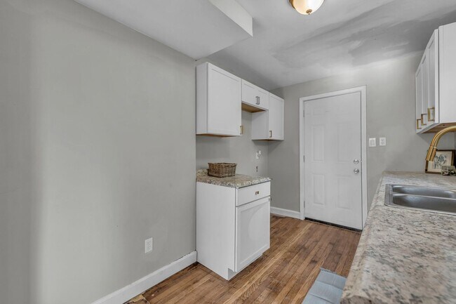 Building Photo - 2110 S Sterling Ave