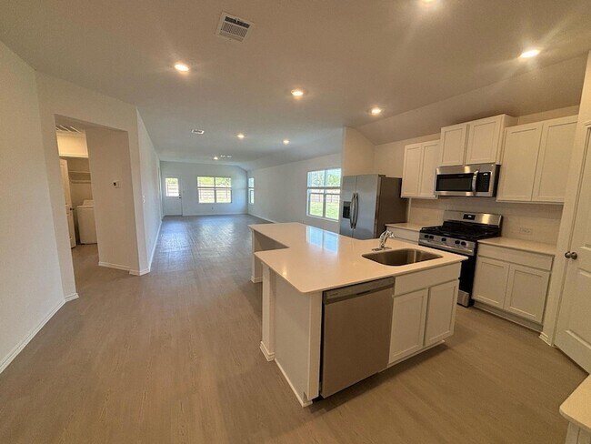 Building Photo - 275 Keefer