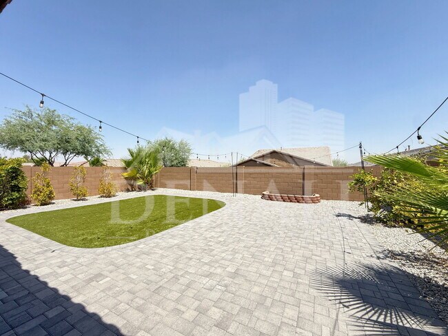 Building Photo - 1636 W Estes Way