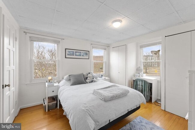 Building Photo - 5816 N Kings Hwy