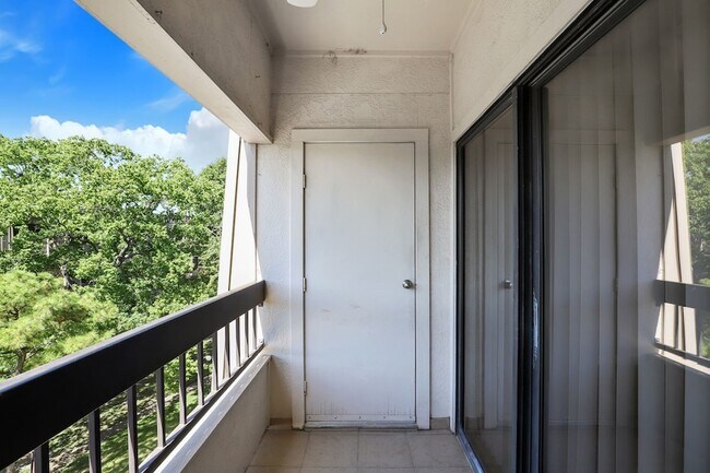 Building Photo - 2209 S Braeswood Blvd