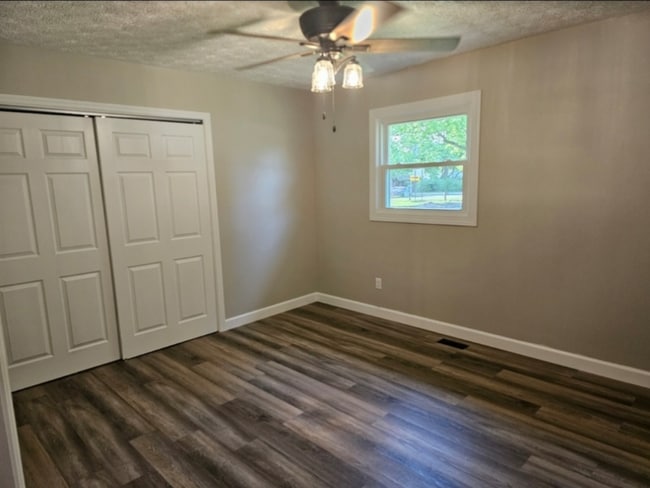 Building Photo - 3693 Shaker Rd