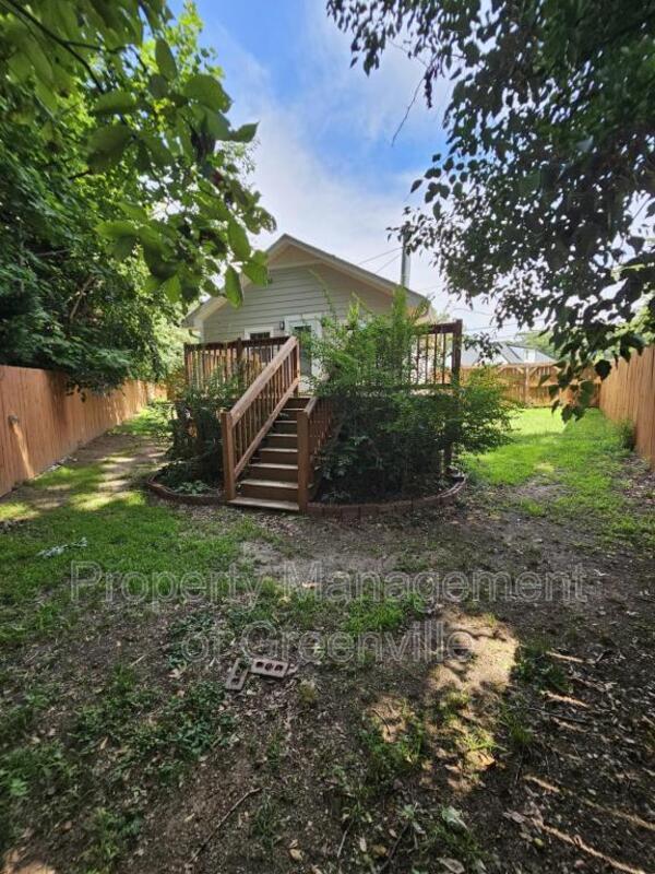 Building Photo - 2215 E Lee Rd