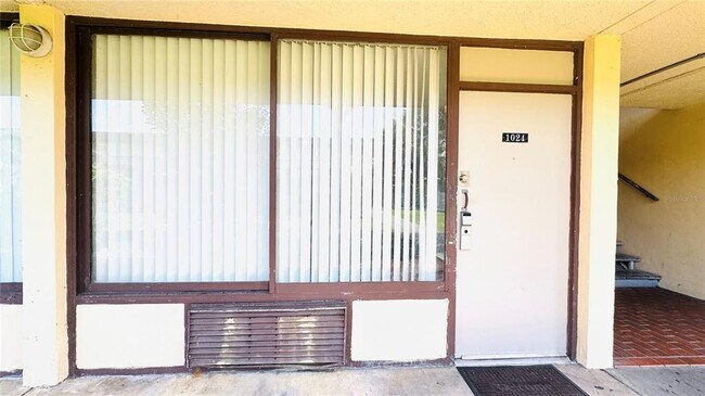 Building Photo - 7900 S Orange Blossom Trail