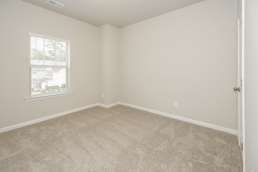 Building Photo - 139 Preserve Dr