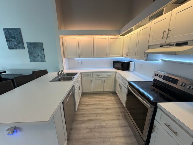 Building Photo - 8847 Thumbwood Cir