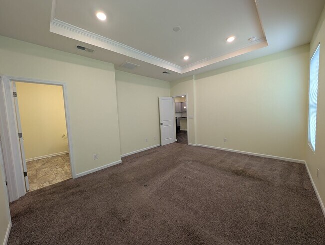 Building Photo - Spacious 4 bedroom, 2 bath Ranch Style Home located in Selwyn Landing !