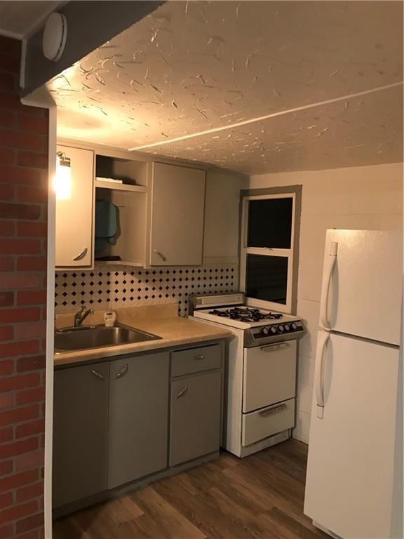 Building Photo - 16 W Thatcher St