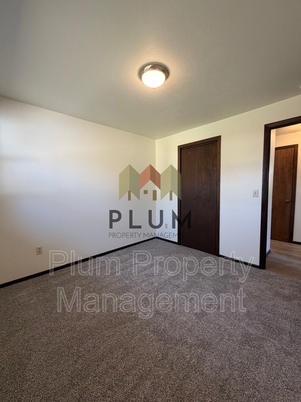 Building Photo - 1402 Khanabad Way