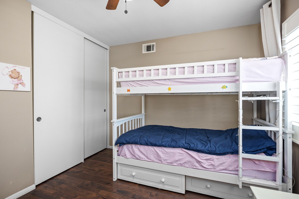 Building Photo - 66 Sandcastle