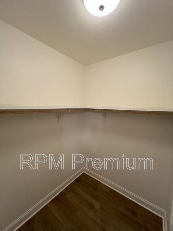 Building Photo - 1271 Rockport St