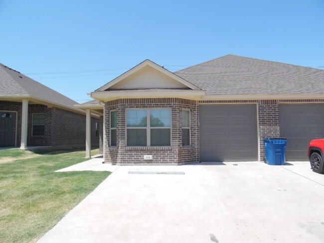 Primary Photo - 301 Panther Way