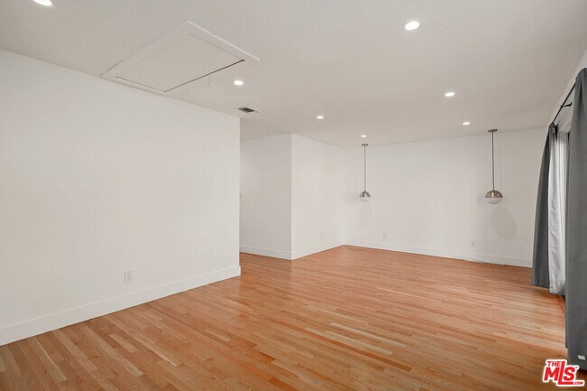 Building Photo - 1453 Hepner Ave