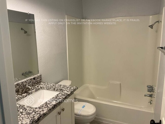 Building Photo - 340 NW Summercrest Blvd