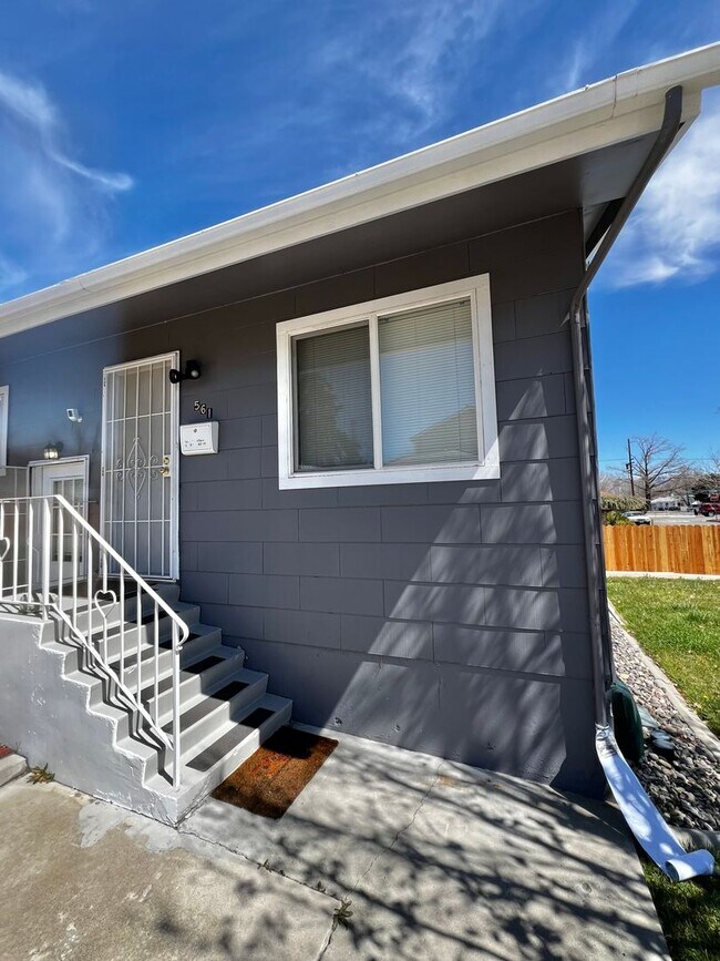 Building Photo - 561 Claremont St