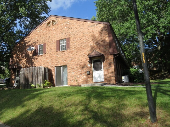 Building Photo - 440 Marlington St