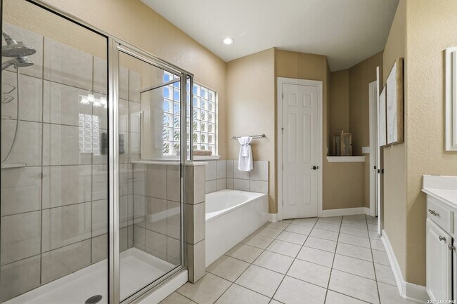 Building Photo - 71 Sable Heights