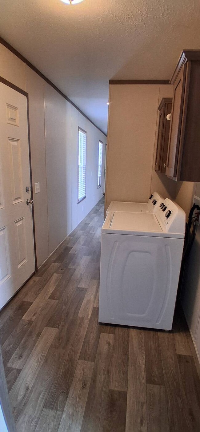 Building Photo - 1191 W Michelle Way