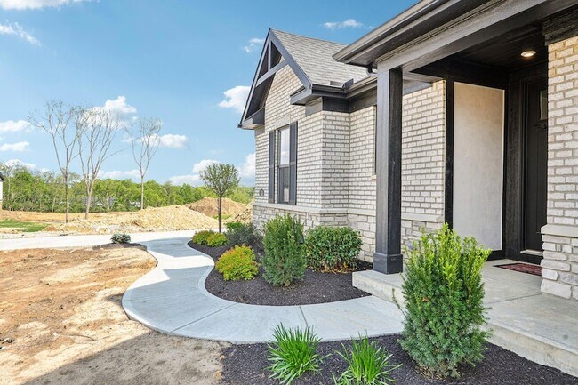 Building Photo - 753 Man O War Blvd