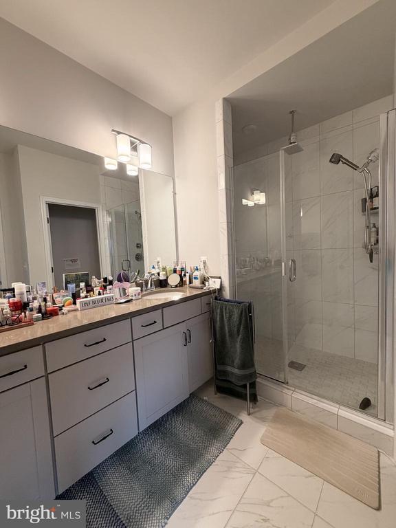 Building Photo - 12305 W Oaks Dr