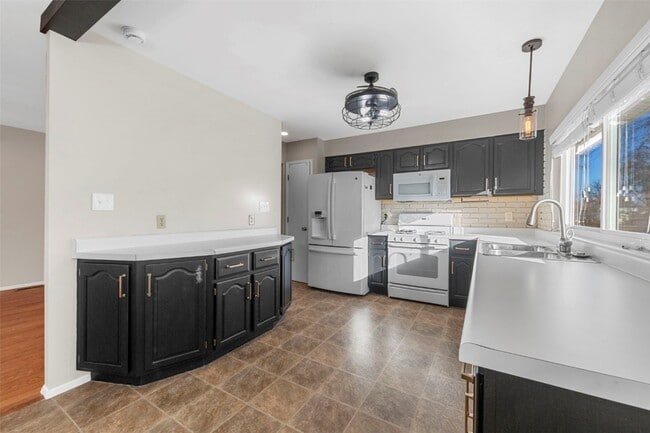 Building Photo - 818 Reinke Rd