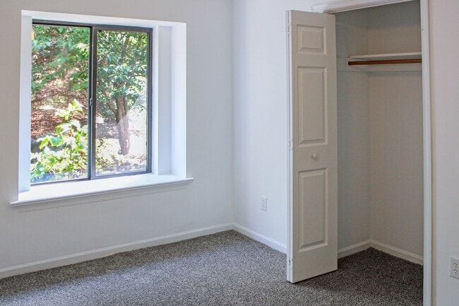 Building Photo - 42 Waterwheel Dr