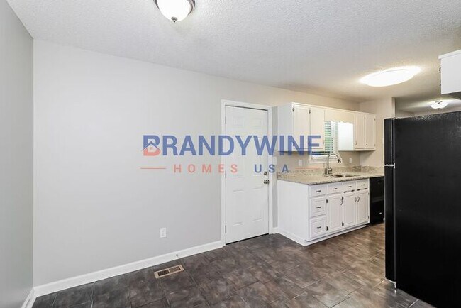 Building Photo - HOLIDAY SPECIAL!!! MOVE-IN BY 11/24 AND YO...