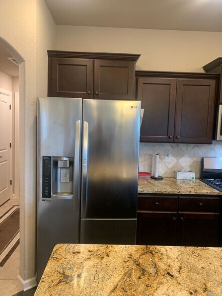 Building Photo - 1630 Abbey Ln