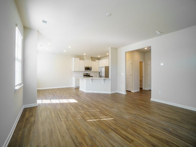 Building Photo - 1 Year Old New Home With 3 Bedroom 2.5 bat...
