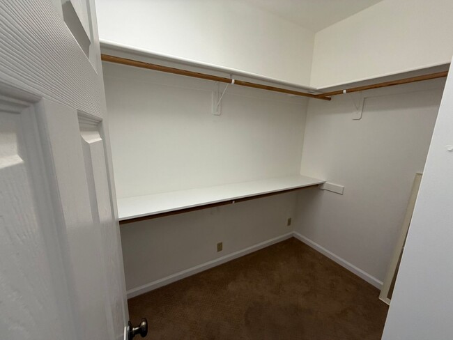 Building Photo - 2720 Larry Ln