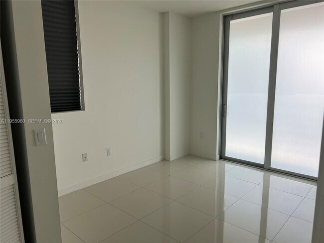 Building Photo - 7661 NW 107th Ave