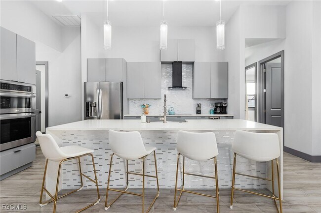 Building Photo - 1802 SW 2nd Terrace