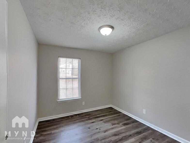 Building Photo - 1016 Bridle Creek Dr