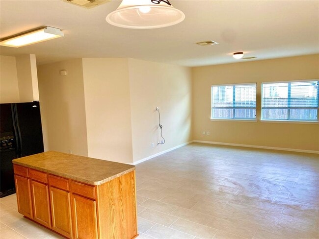 Building Photo - 6222 Settlers Lake Cir E